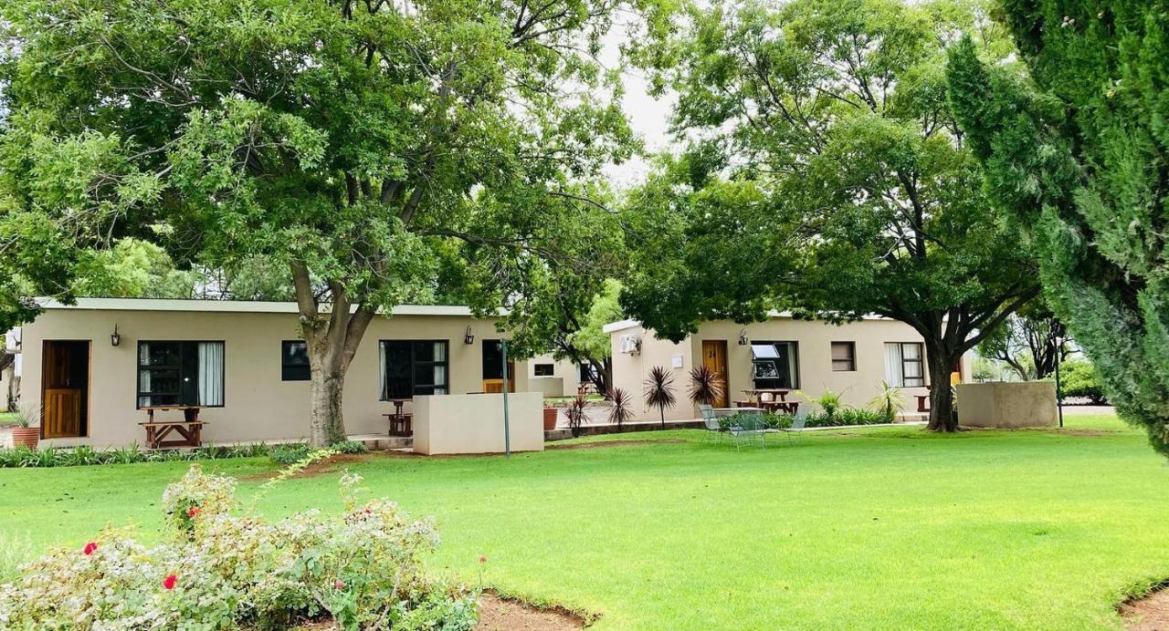 Villa Travalia Guest Farm Nelspoort Esterno foto